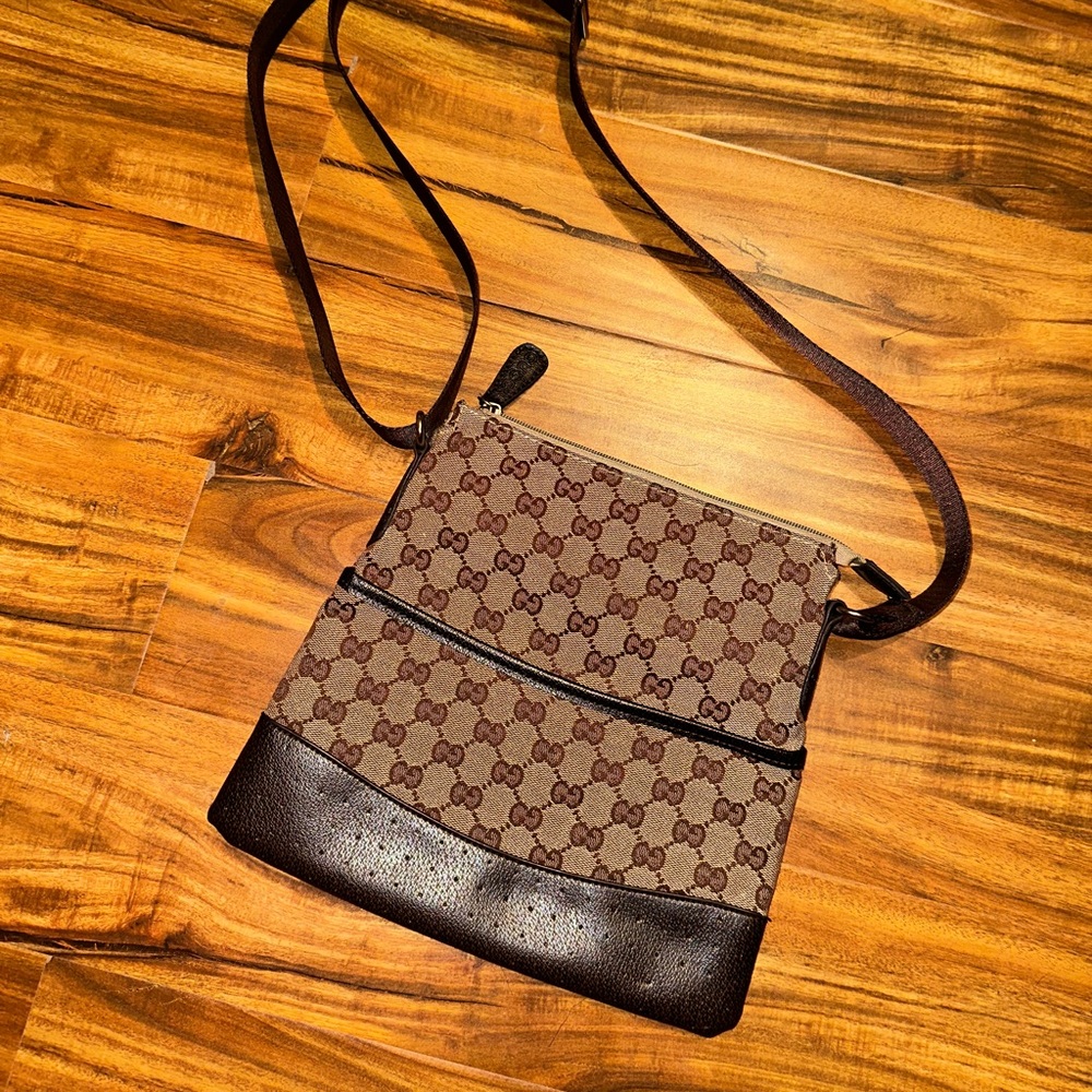 Authentic Vintage Gucci handbag